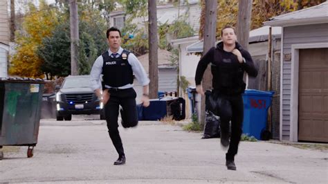 Watch Chicago Pd Highlight Halstead And Amaros Wild Foot Chase