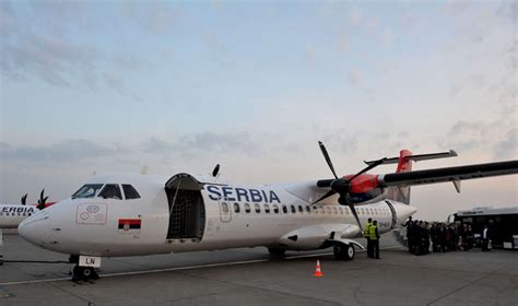 Авионом Air Serbia стигле руске Спутњик Ве вакцине у Скопљe