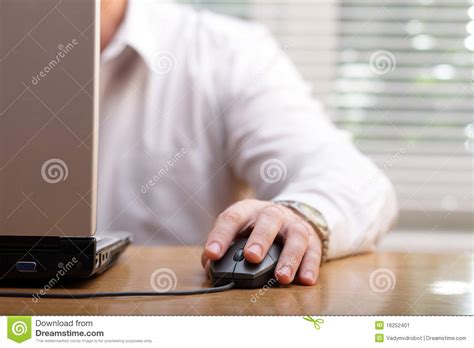 Compare that to holding a regular computer mouse horizontally, flat on the desk. Hand Holding Computer Mouse Stock Image - Image of ...