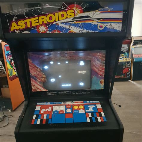 Asteroids 1979 Atari Lo Trovi Solo Da Arcade Story