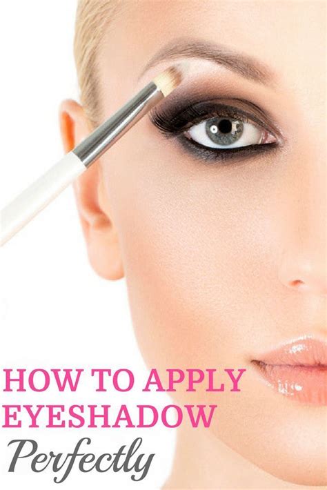 With just a little guide, you can be on your way to applying makeup like a pro. Expert Eyeshadow Tutorials! 10 Step By Step Videos That Show You How To Apply Eyeshadow Like A ...
