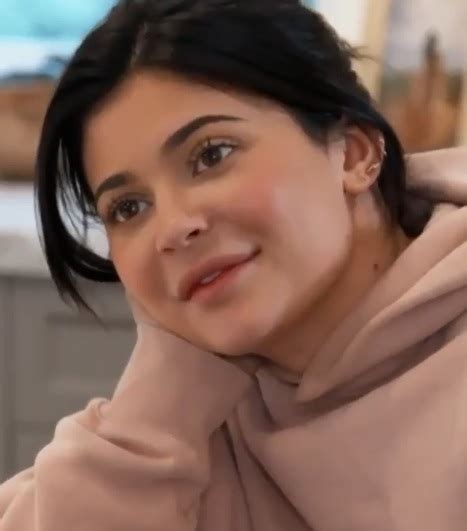 Kylie Jenner Gives Ultimate Clap Back To Fan Who Body Shamed Her All The Updates Of Show
