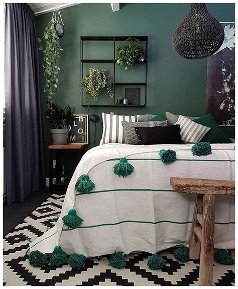 40 Beautiful And Calm Green Bedroom Decoration Ideas Homedecorsidea