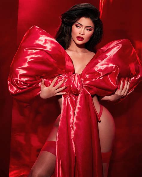 Kylie kristen jenner (born august 10, 1997) is an american media personality, socialite, model, and businesswoman. Kylie Jenner Instagram: 10 Of Her Sexiest Snaps In 2019