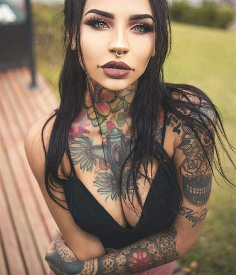 Pin By Amy Graham On Unique Tattoos For Women Hot Tattoo Girls Tattooed Girls Models Tattoed