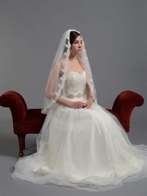 Bridal Wedding Veil Elbow Fingertip Alencon Lace V036 V036