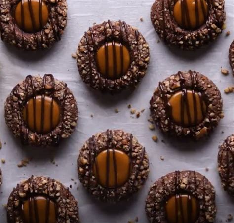 A rich, creamy baked cheesecake is given a festive. 5 Classic Christmas Desserts - Mince Pie & Plum Pudding: 5 Classic Christmas Desserts ...