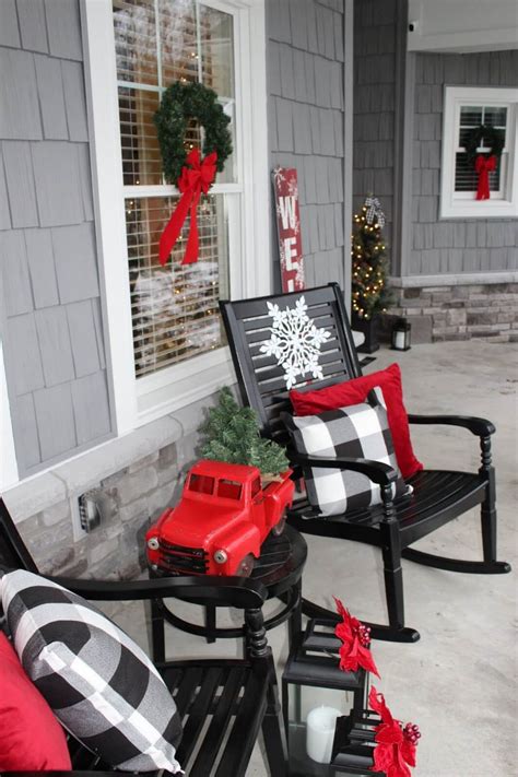 50 Best Christmas Porch Decoration Ideas For 2023