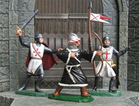 Trend Frontier Reamsa 54mm Knight Knelling With Sword Pointing Up Enjoy
