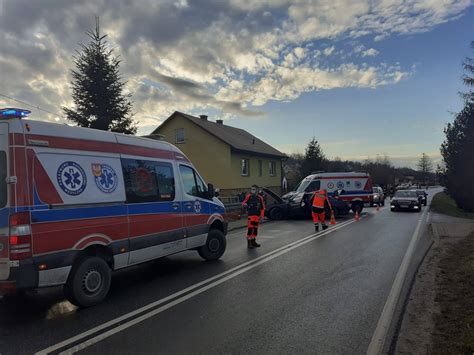 Powiat tarnowski: 18-latkek w BMW – z auta niewiele zostało