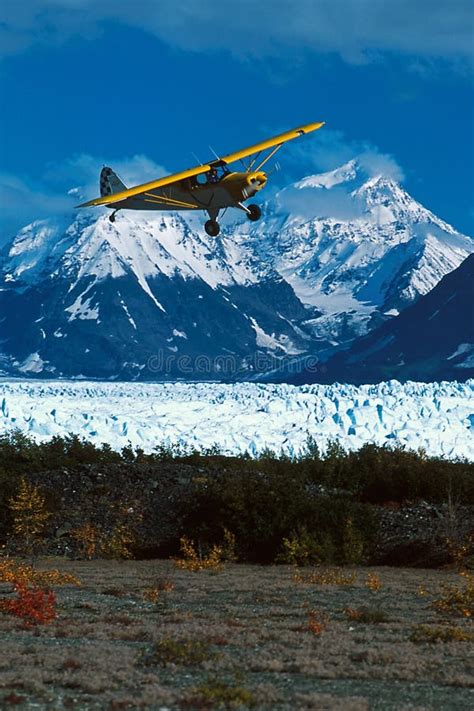 Alaska Bush Plane Landing At Knik Glacier Picknick Table Strip Stock