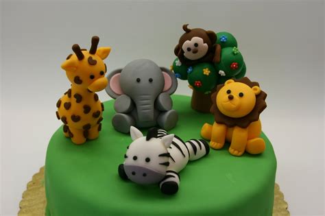 Beautiful Kitchen Safari Animal Cake Topper