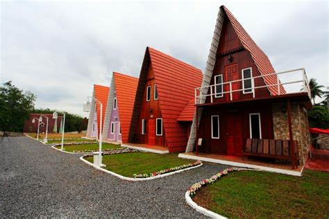 Oyo 479 the green hotel. Serius Cantik! Masbro Village, Homestay Warna-Warni di ...