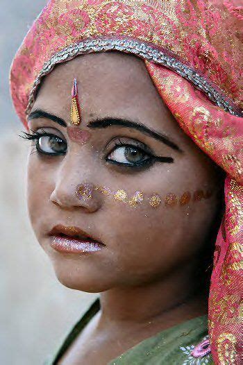 Indian Girl With Green Eyes © Mirjam Letsch Photography India Pinterest Beautiful Girls