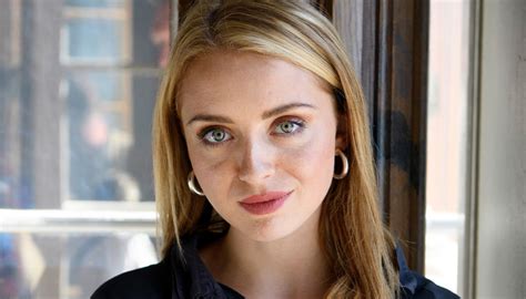 She's an actress and voice actress, daughter to thorsten flinck and annika jankell. Happy Jankell om nya serien Ambassadören | ELLE