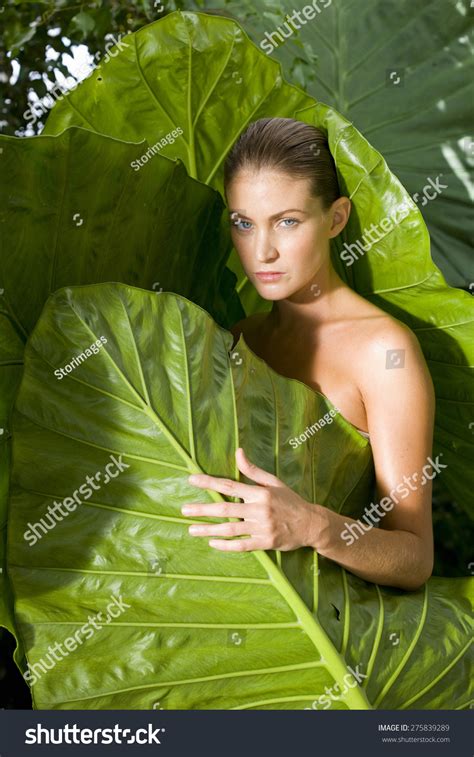 Naked Woman Emerging Giant Leaves Foto De Stock Shutterstock