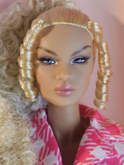 Integrity Toys Fashion Royalty Print It Pink Nadja Rhymes Nuface