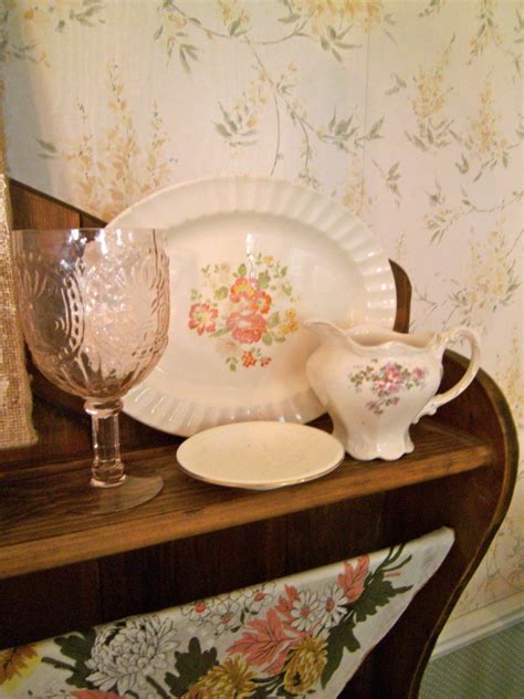 Mrs. Livin the Dream: antique dishes.