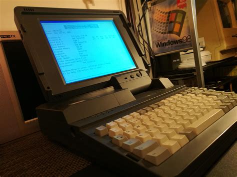 Amstrad ALT-286 Laptop Computer 1989 : retrobattlestations
