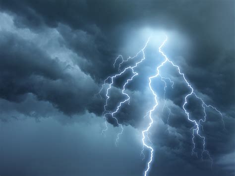 Met Office Thunderstorm Warning Today As Britons Face Lightning Strikes