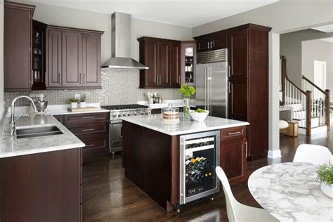Decorate your kitchen with dark kitchen cabinets, redecorating your kitchen result in effectively renewing the energy and ambition for the person that use the kitchen more to express more creativity and create the best. 20 Stunning Kitchen Design Ideas With Mahogany Cabinets