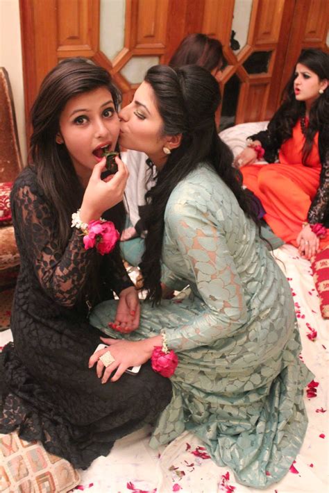 Beautiful Desi Sexy Girls Hot Videos Cute Pretty Photos Desi Pakistani Girls Lovely Kisses Hd