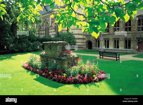 Masters Garden Dervorguillas Tomb Balliol College Oxford Stock Photo