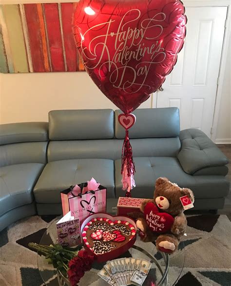 Romantic valentines day gift ideas for him: PINTEREST•KALLIEMARIEXO 🌸 | Valentines surprise, Diy ...