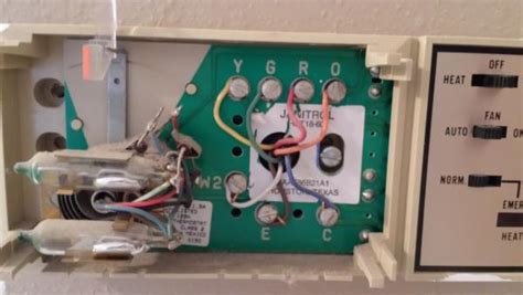 Rheem air handler wiring schematic these pictures of this page are about:goodman heat pump air handler thermostat wiring. Replacing a Goodman Janitrol HPT 18-60 Thermostat - Page 2 ...