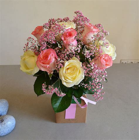 This mother's day flower delivery list tells you based off of last years statistics from send flowers which colors or types of flowers were the most popular flowers for mother's day floral delivery. MOTHERS´ DAY ARRANGEMENT Maman attentionnée