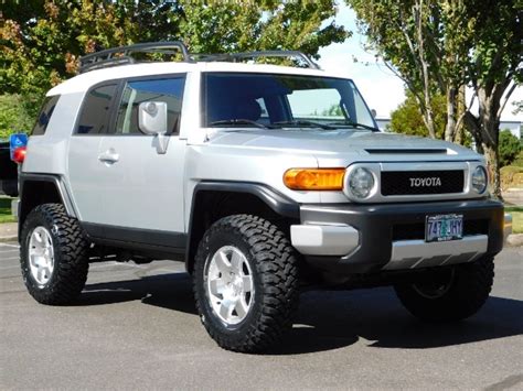 2007 Toyota Fj Cruiser 4dr Suv 4x4 Lifted New 33 Mud Tires