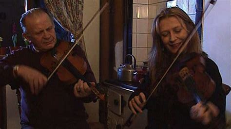 Bbc One 29 Bedford Street Personal Visions Mairead Ni Mhaonaigh Plays The Fiddle With Paul Brady