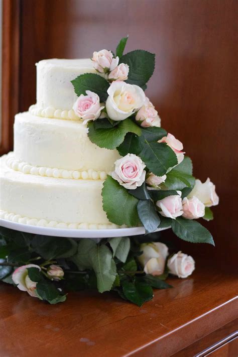 How To Bake And Decorate A 3 Tier Wedding Cake