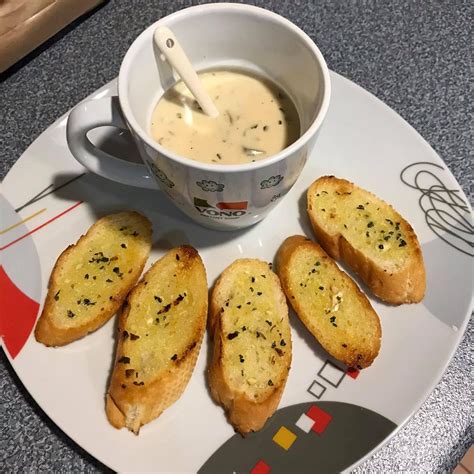 The bad news is that once mushrooms start showing discoloration or soft spots like that, they're not really any good for roasting or salads or even pizzas, where those flaws and soft spots. VIDEO Resepi Garlic Bread & Mushroom Soup Ala-Ala Pizza ...