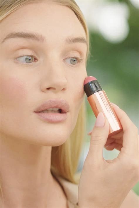 Rosie Huntington Whiteley Makeup Tutorial How To Get The Perfect Complexion In Less Than 15