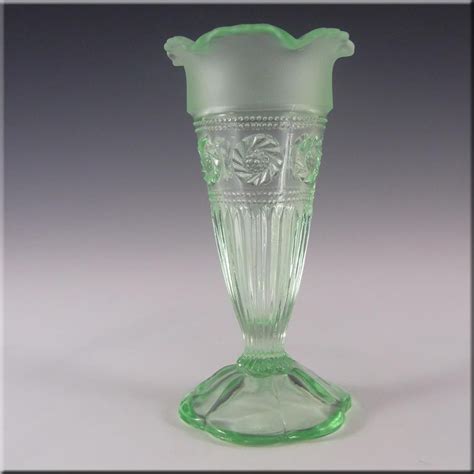 Bagley 1930s Art Deco Green Glass Katherine Vase 3187 1 £3000