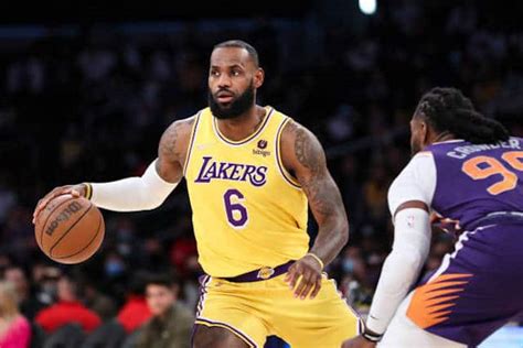 Lakers News Lebron James Tips Suns And Warriors As Favorites In Western Conference