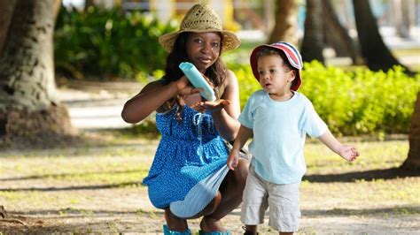 4 Ways To Ensure Maximum Sun Protection For Child This Summer Bi News