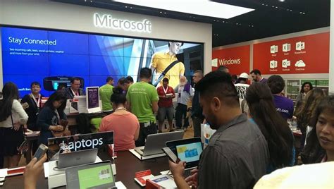 6 Years Ago Today The Grand Opening Of The Microsoft Store In Cerritos