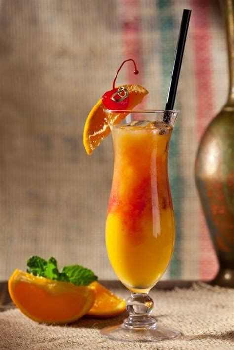 10 Sweet And Fruity Alcoholic Drinks That Are Easy To Sip In 2023 Fruity Alcohol Drinks Fruity