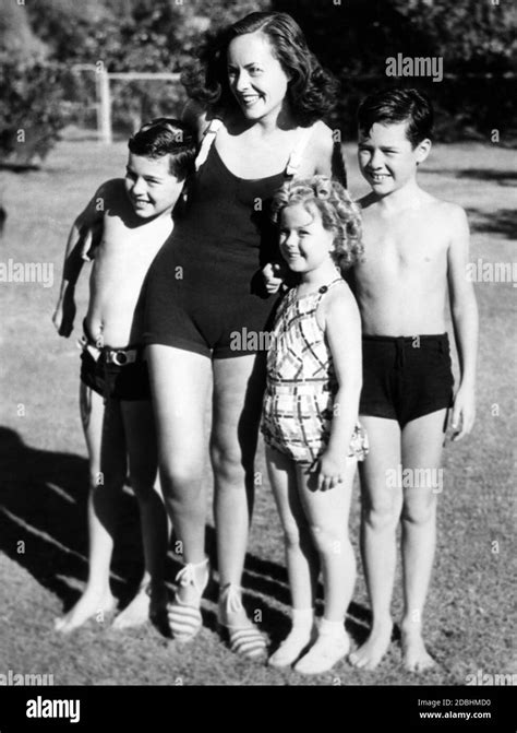 paulette goddard esposa de charlie chaplin con sus hijos sydney y charlie jr y su amiga