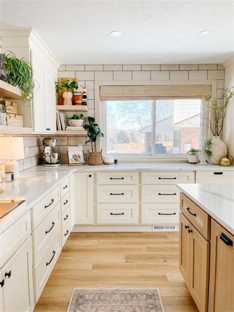 13 Easy And Functional Ways To Decorate Your Kitchen Counters