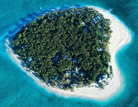 6 Pulau Alami Berbentuk Love Cantik Banget Okezone Travel