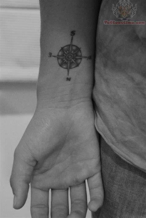 74 Awesome Compass Wrist Tattoo Designs