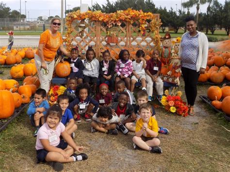 Allapattah Flats Vpk And Kindergarten Classes Visit The Pumpkin Patch