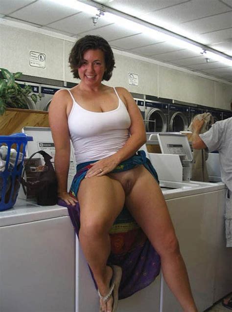 [needs Id] Brunette Laundry Amateur Babe Flashing Milf Pussy Upskirt Teasing In The Laundromat