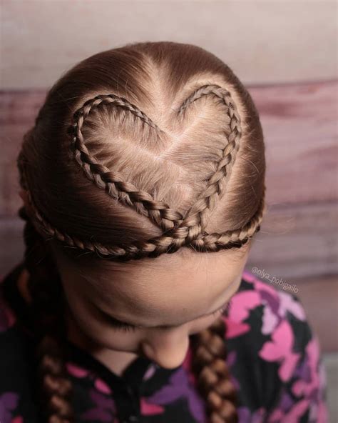 Bekijk hier alle beelden van coiffure award 2019 winnaars. Belles coiffures tresses pour petites filles tendance 2020 - Beauté Femme