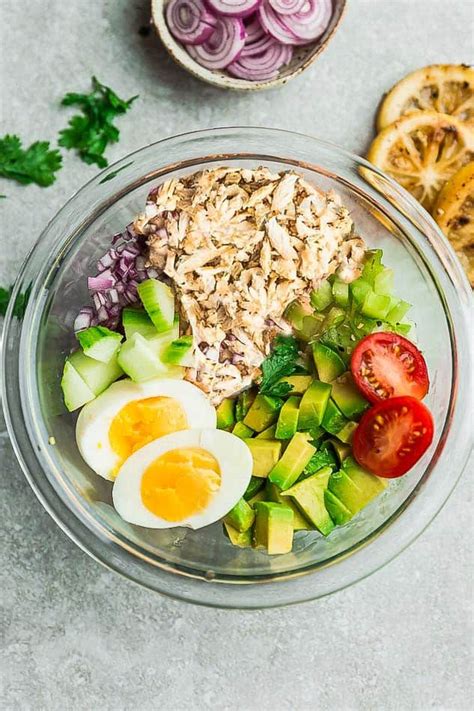 While working as a personal trainer, dan began cooking basic, healthy meals for his fitness clients to keep them on track with their health and fitness goals. Pin on Work meals