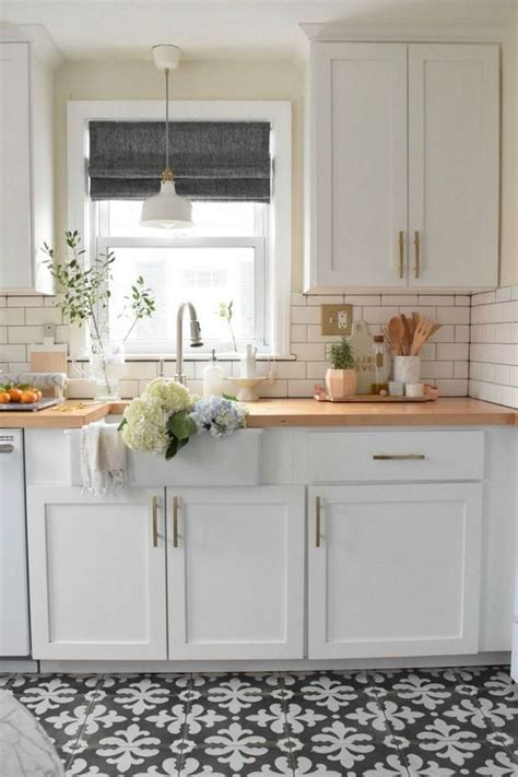 40 Elegant Black And White Floor Tile For Your Kitchen Design