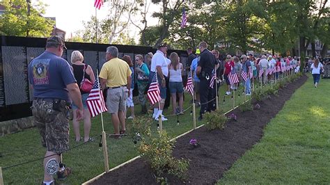 Thousands Visit ‘moving Wall Vietnam Veterans Memorial Replica